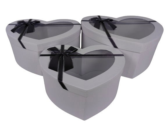 Set 3 cutii tip inima cu capac transparent si funda